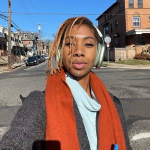 Meet your Posher, Layla